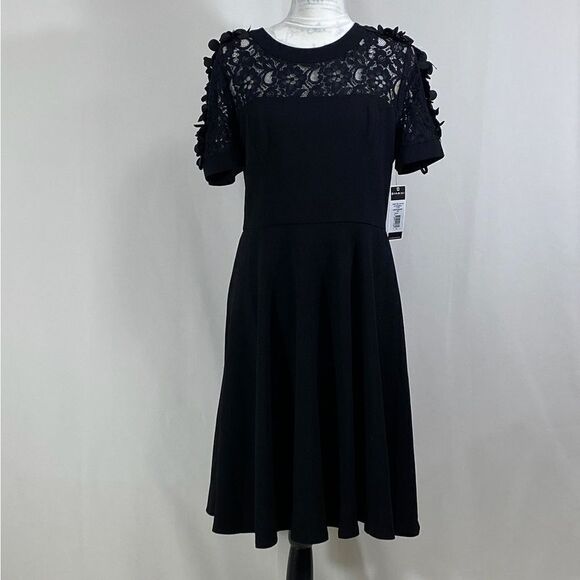 Shani Floral Applique Fit-&-Flare Crepe Dress size 12 - Picture 3 of 10